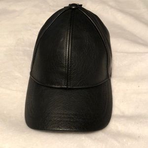 Black faux leather look 6 panel hat